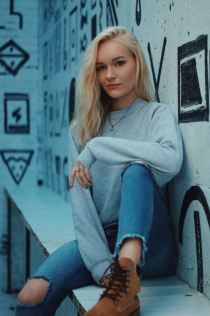 gallery/elijah-m-henderson-194589-unsplash (1)